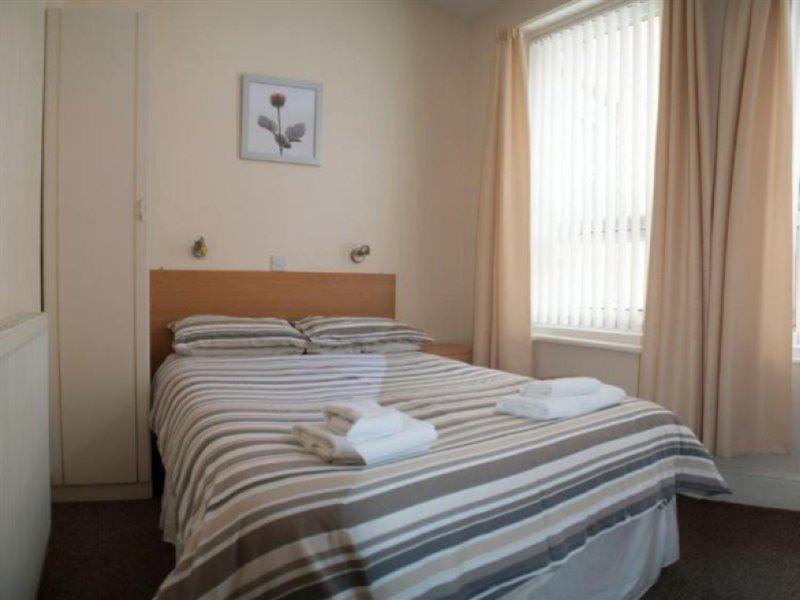 Chaplins Hotel Blackpool Bagian luar foto