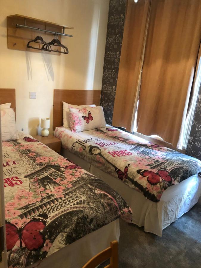 Chaplins Hotel Blackpool Bagian luar foto
