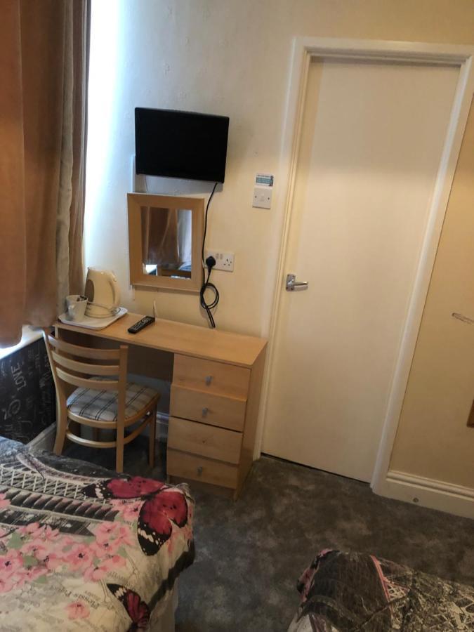 Chaplins Hotel Blackpool Bagian luar foto