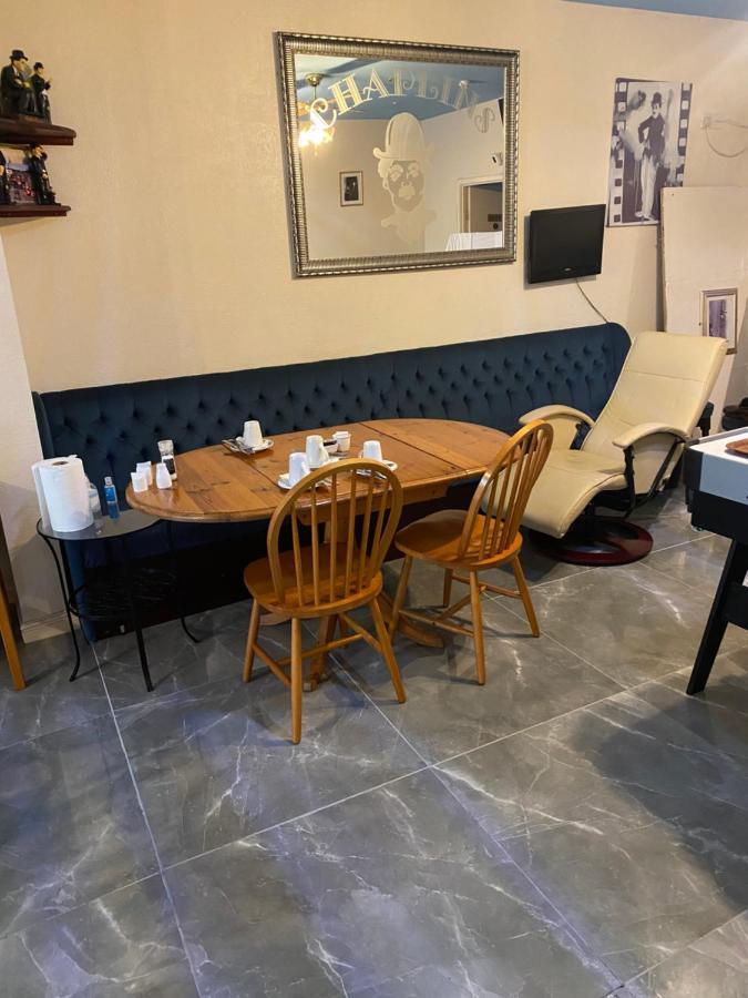 Chaplins Hotel Blackpool Bagian luar foto